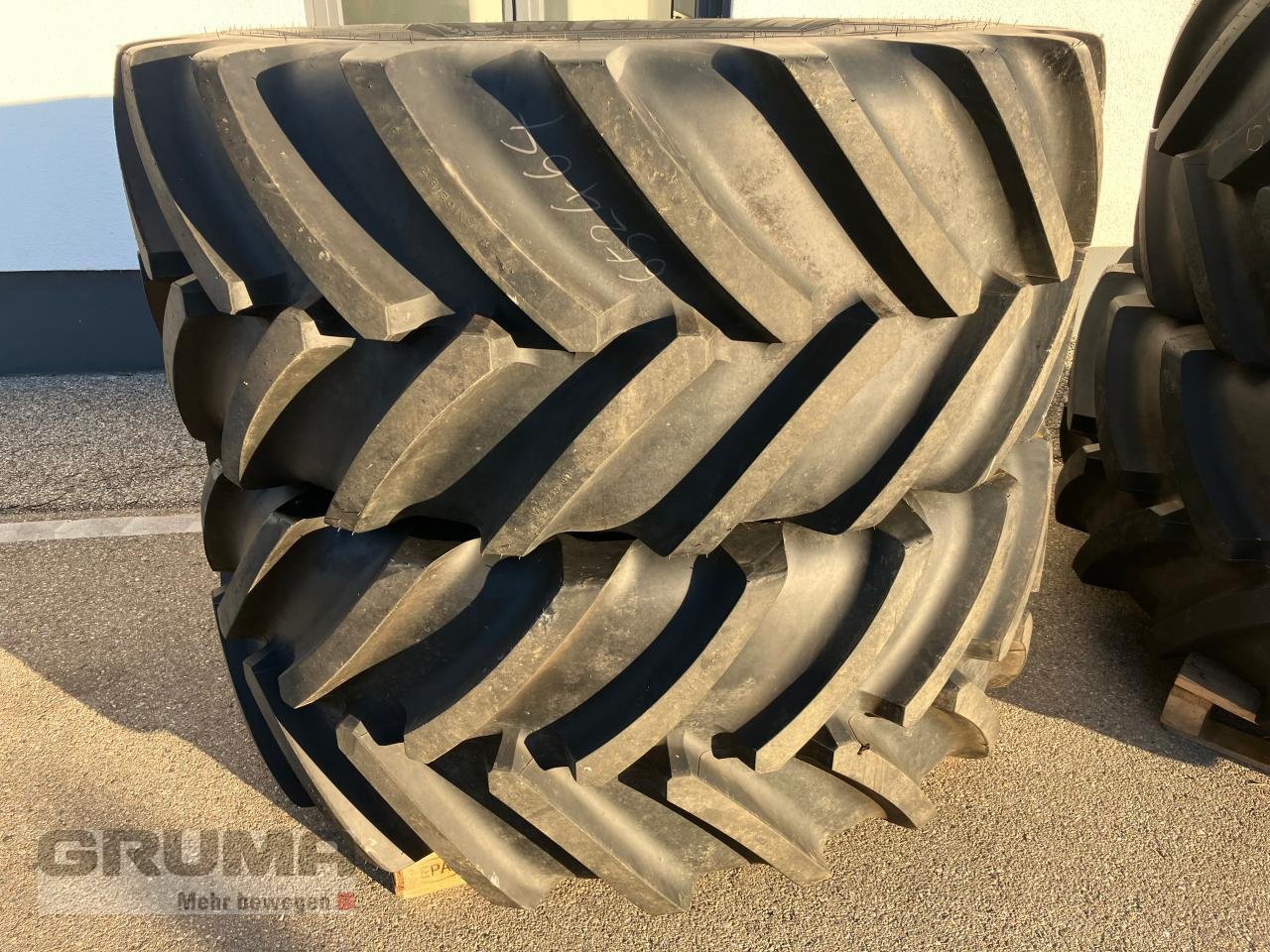 Sonstiges des Typs Michelin Reifen VF 650/60R34 u. VF 710/75R42, Neumaschine in Friedberg-Derching (Bild 2)