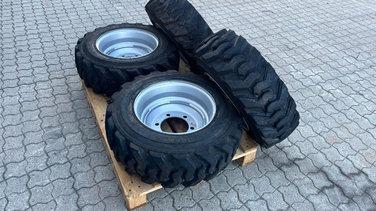 Sonstiges typu Mitas 10-16,5 komplethjul minilæsser, Gebrauchtmaschine v Rønnede (Obrázek 5)