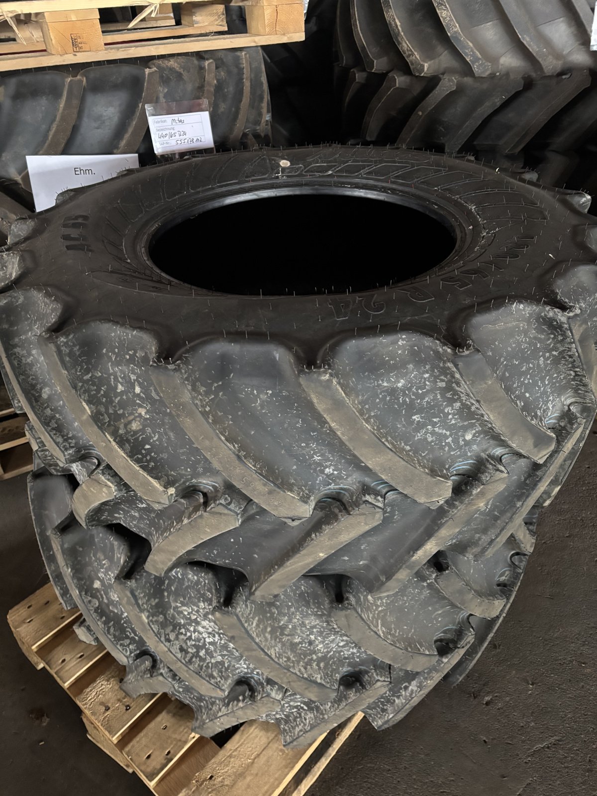 Sonstiges des Typs Mitas 480/65 R24, Neumaschine in Donaueschingen (Bild 1)