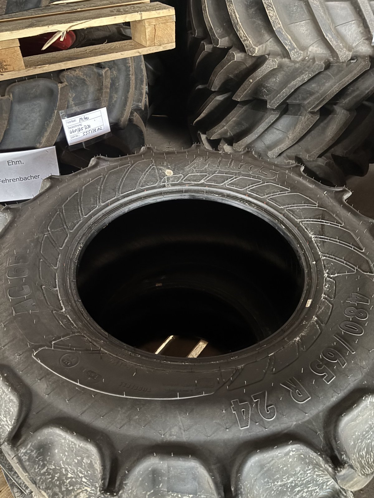 Sonstiges des Typs Mitas 480/65 R24, Neumaschine in Donaueschingen (Bild 2)