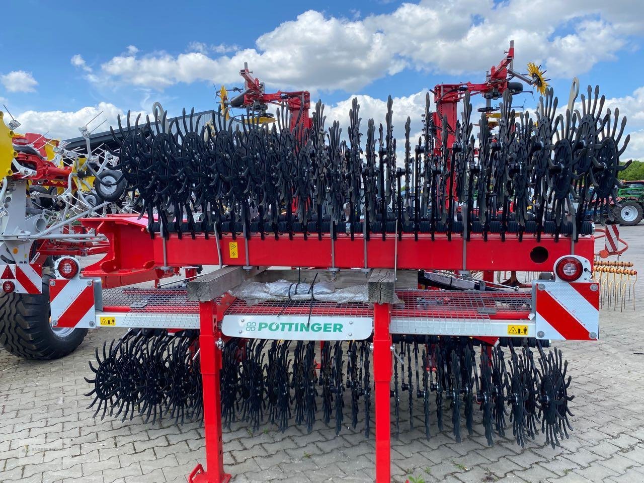 Sonstiges typu Pöttinger Rotocare V 8000, Neumaschine v Twist - Rühlerfeld (Obrázek 3)