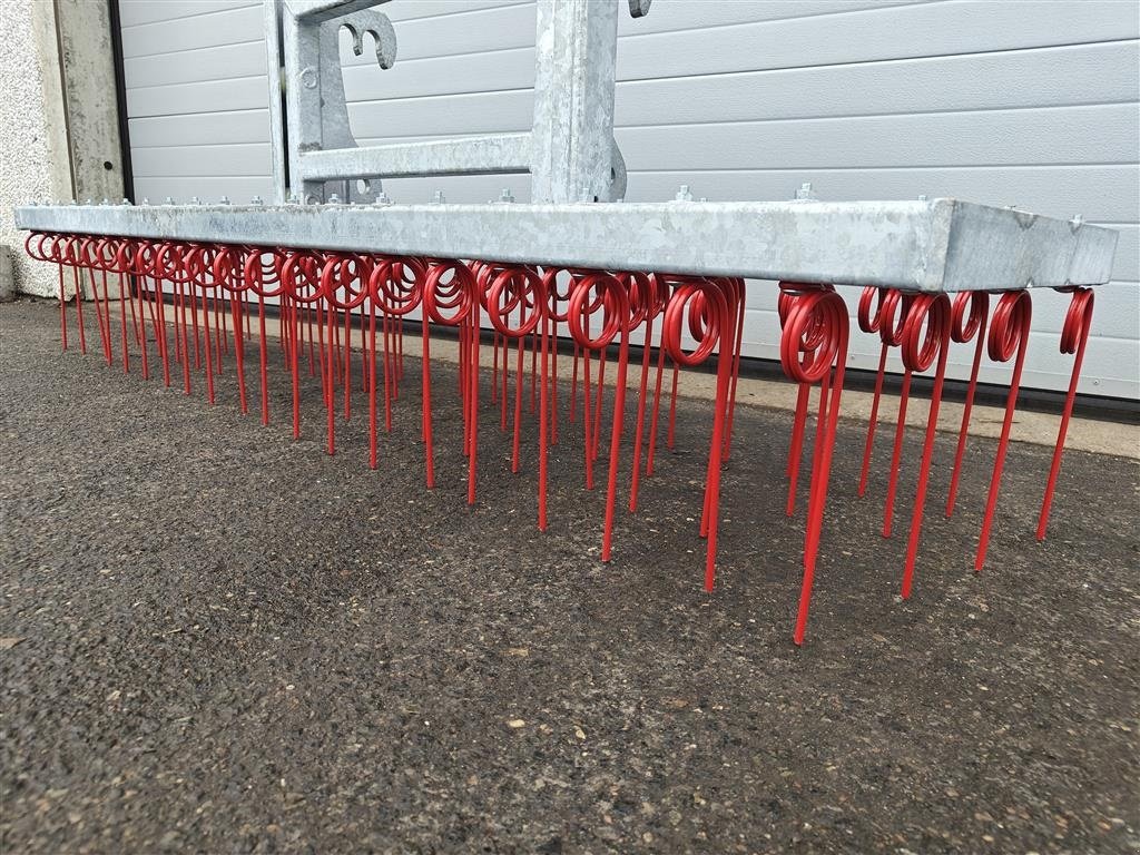 Sonstiges des Typs Schäffer Gårdrive Anker Bjerre Riven 4-rækket, 200cm, flydeophæng, Gebrauchtmaschine in Holstebro (Bild 8)