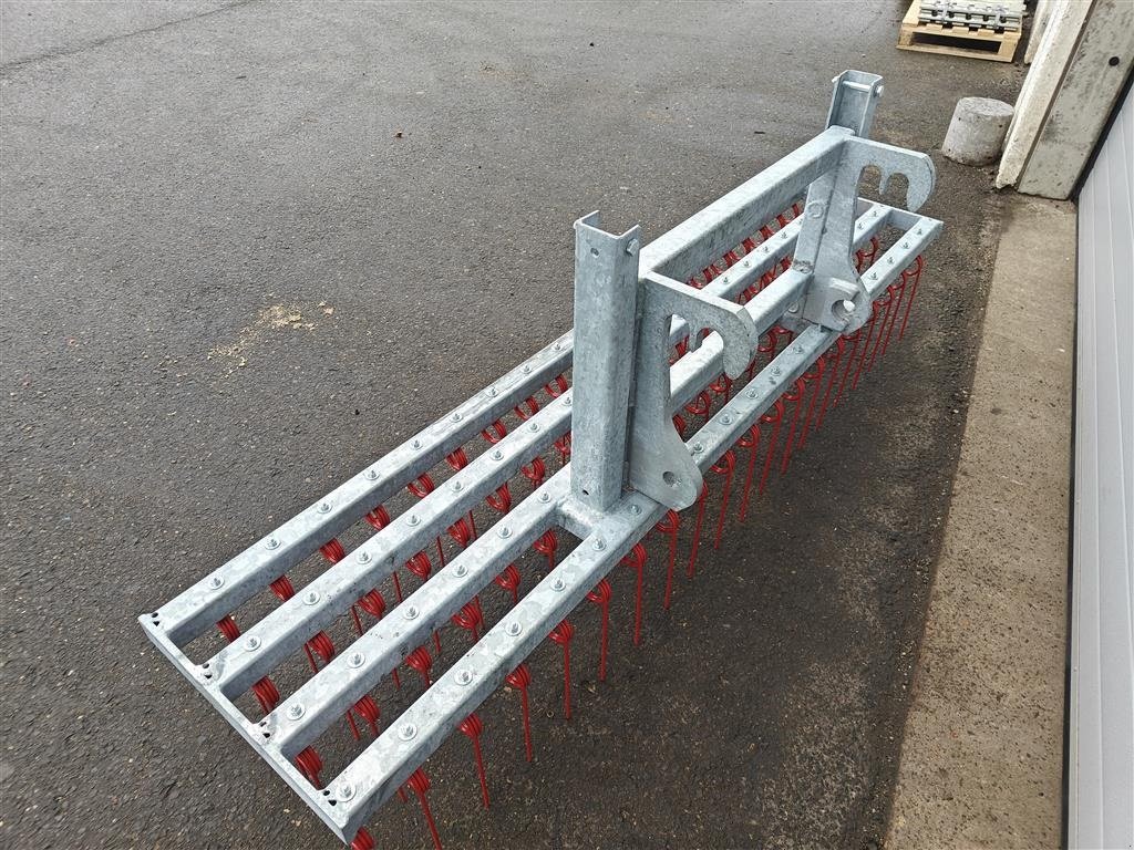 Sonstiges des Typs Schäffer Gårdrive Anker Bjerre Riven 4-rækket, 200cm, flydeophæng, Gebrauchtmaschine in Holstebro (Bild 5)