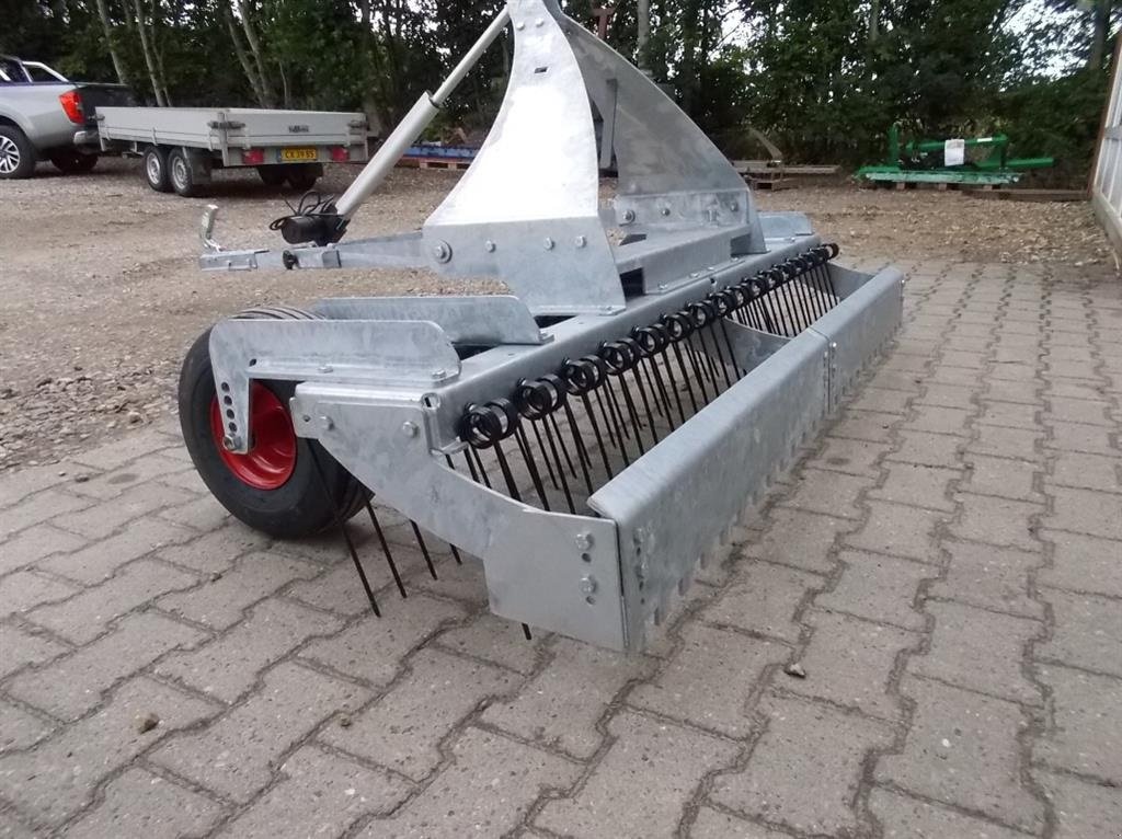 Sonstiges типа Sonstige - Gårdspladsrive til ATV / UTV / havetraktor 240 cm med planerplanke, Gebrauchtmaschine в Roslev (Фотография 10)