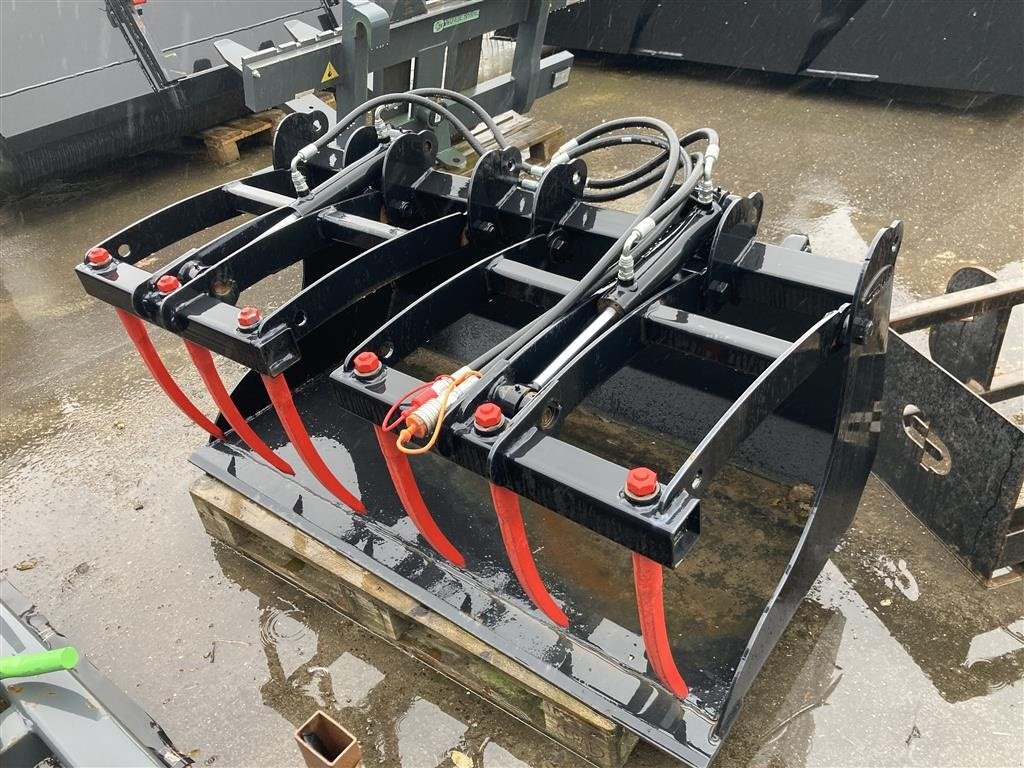 Sonstiges des Typs Sonstige 140 cm Siloklo 2 delt overfaldsgreb monteret med euroophæng, Gebrauchtmaschine in Roslev (Bild 2)