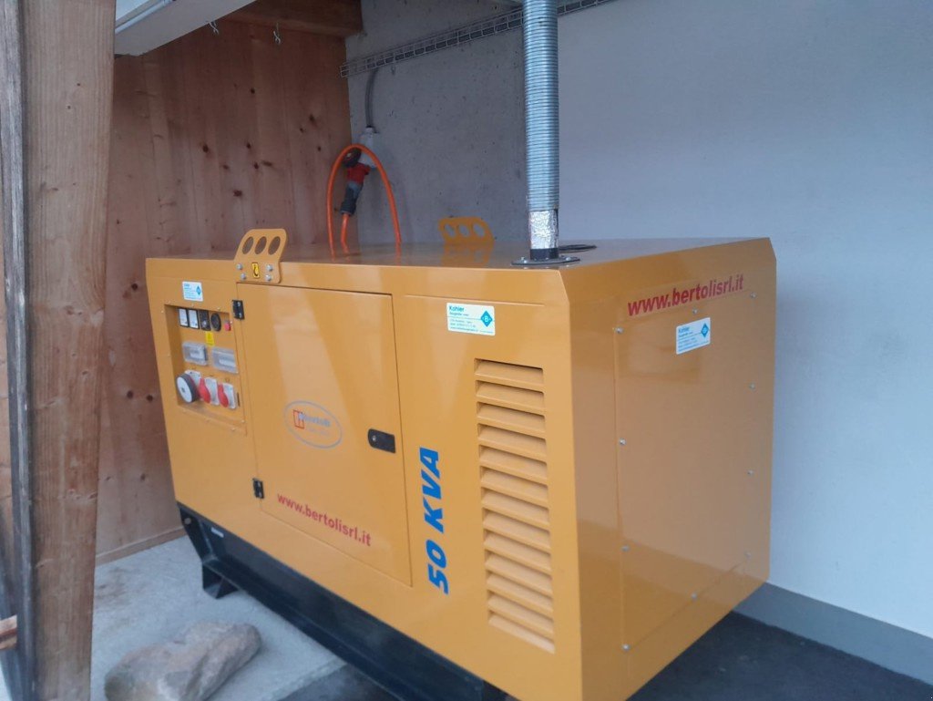 Sonstiges типа Sonstige 15F/50TNE, Gebrauchtmaschine в Gstaad/BE (Фотография 1)