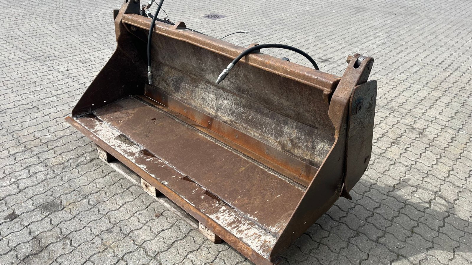 Sonstiges des Typs Sonstige 190 cm 4i1 skovl med volvo l30 fæste, Gebrauchtmaschine in Rønnede (Bild 3)