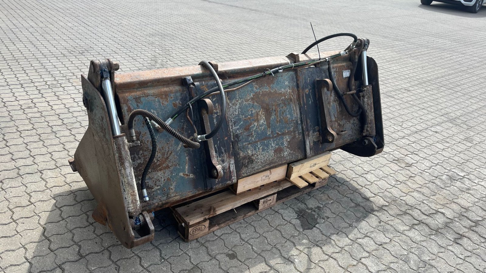 Sonstiges des Typs Sonstige 190 cm 4i1 skovl med volvo l30 fæste, Gebrauchtmaschine in Rønnede (Bild 5)