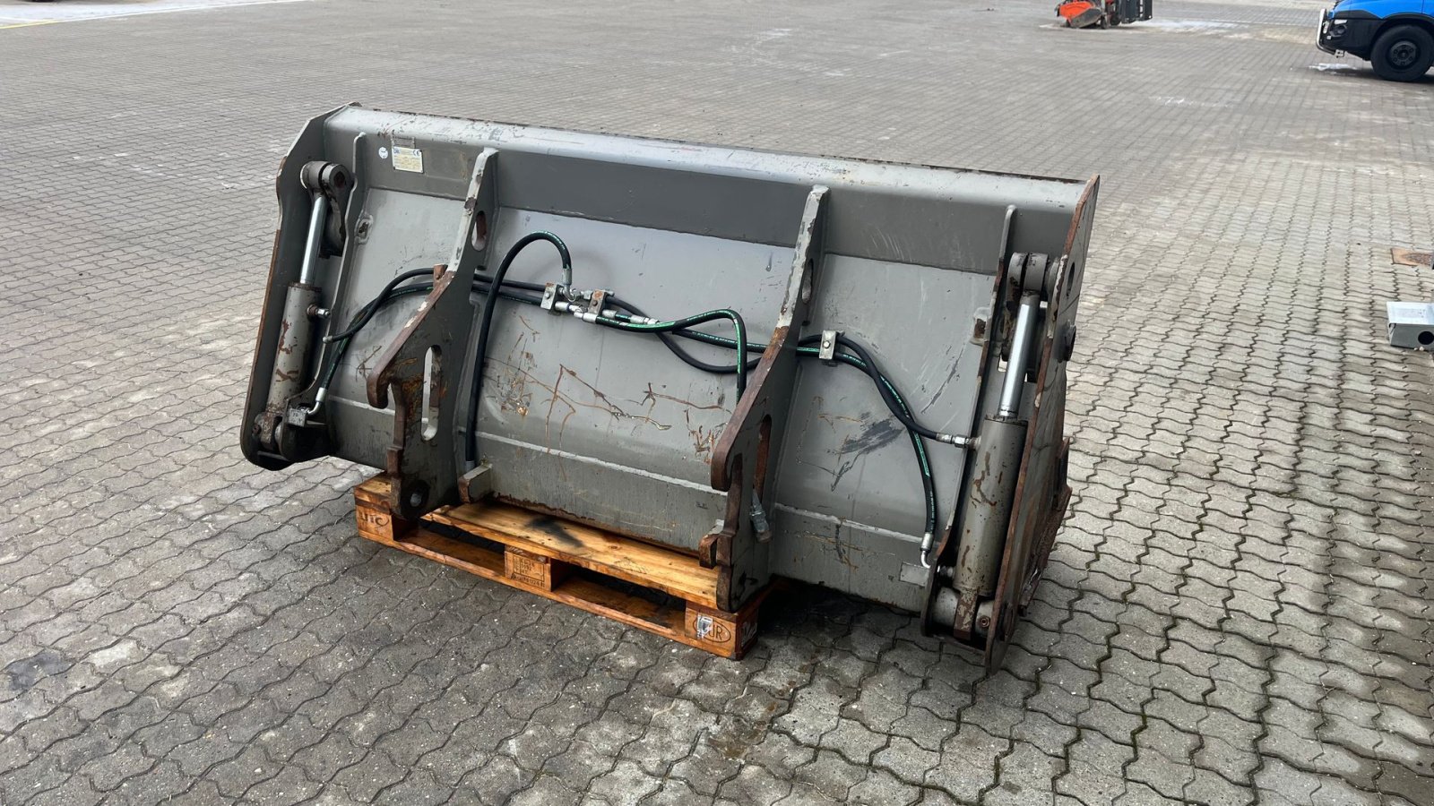 Sonstiges типа Sonstige 205cm 4i1 skovl til +/- 5tons læsser, Gebrauchtmaschine в Rønnede (Фотография 3)