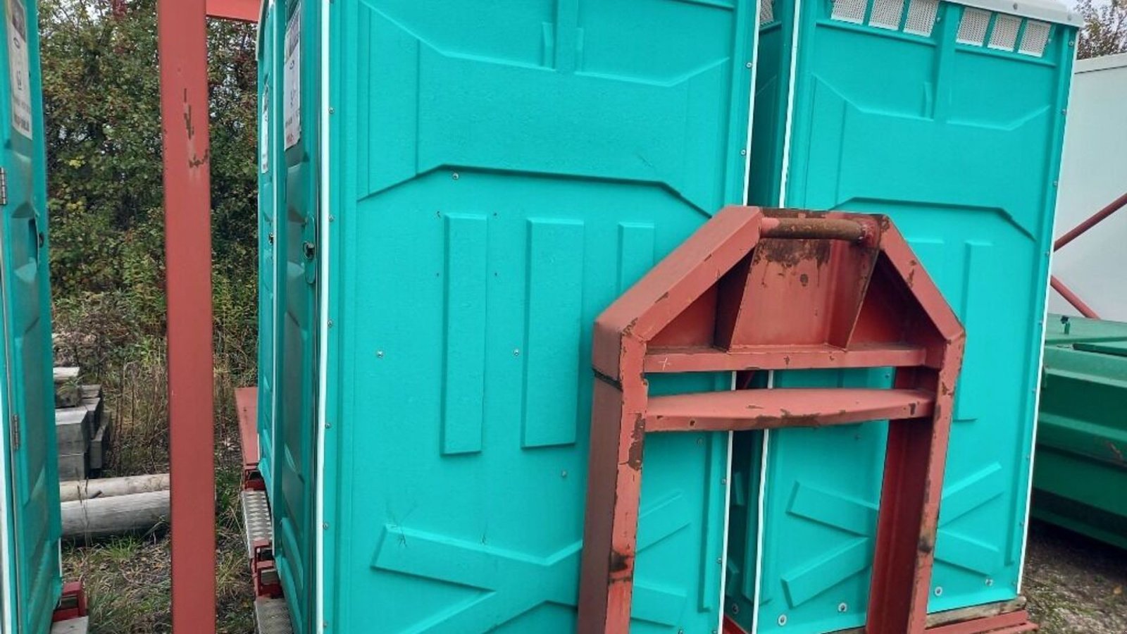 Sonstiges typu Sonstige 4 toiletter + 1 lukket pissoir modul, Gebrauchtmaschine v Rødovre (Obrázek 4)