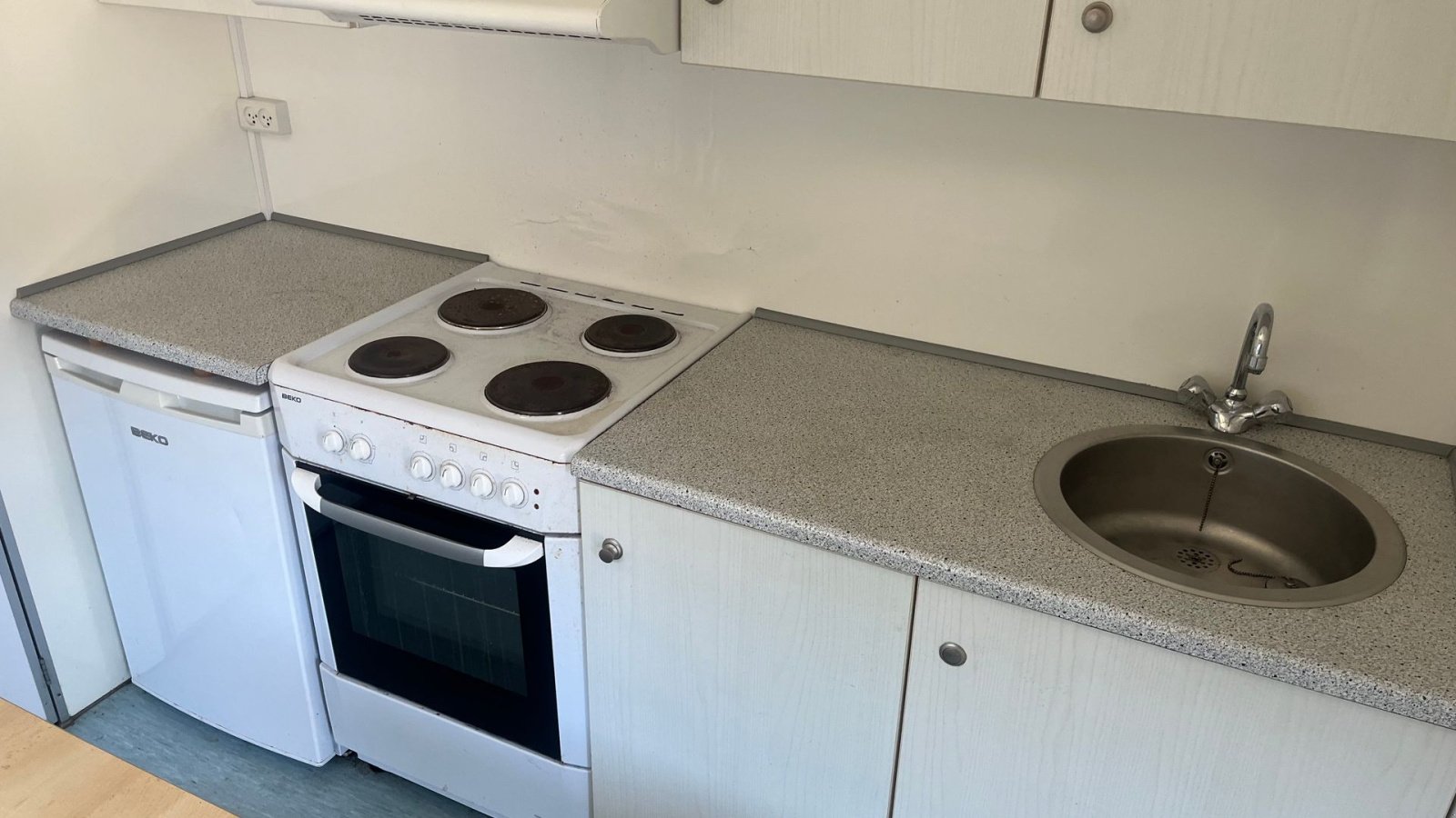 Sonstiges του τύπου Sonstige Beboelsesvogn  4 personers M. køkken og wc/bad, Gebrauchtmaschine σε Rønnede (Φωτογραφία 11)