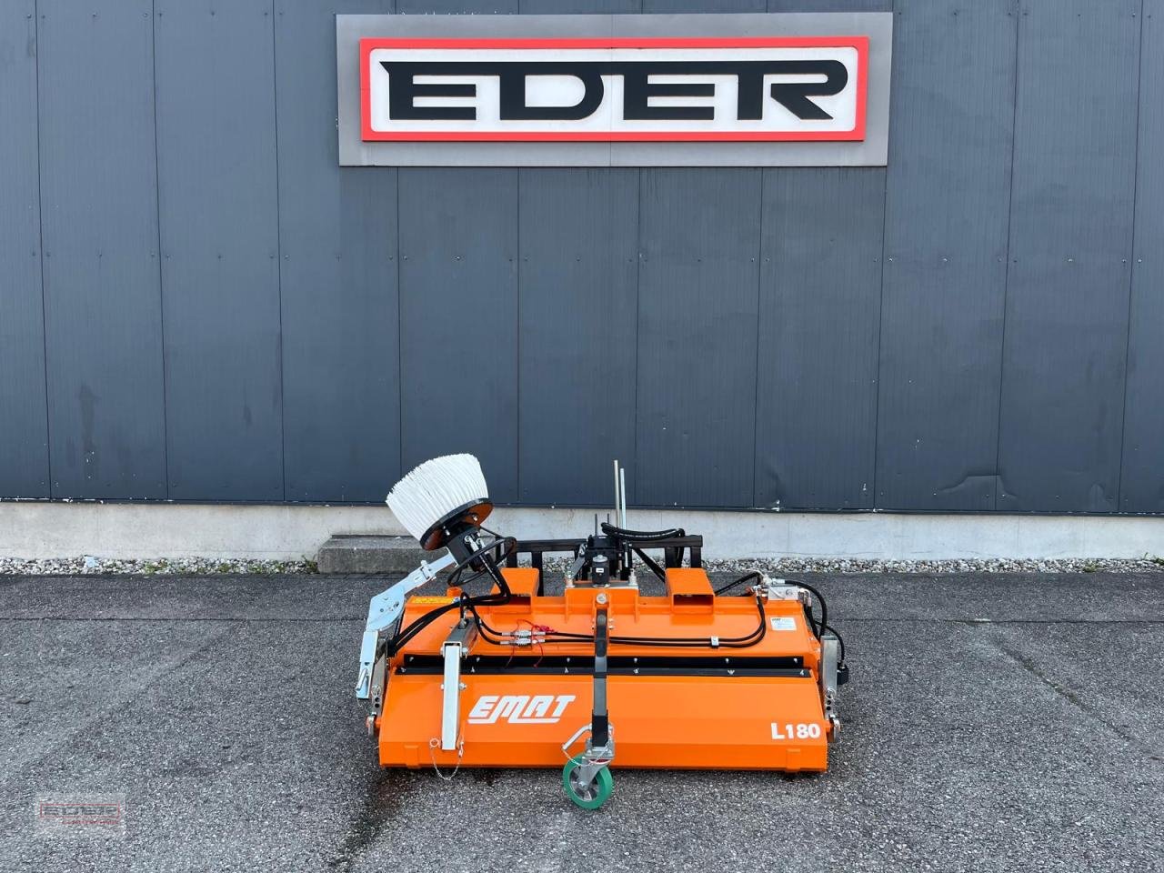 Sonstiges des Typs Sonstige EMAT Eco Clean 1,80 Kehrmaschine, Neumaschine in Tuntenhausen (Bild 1)