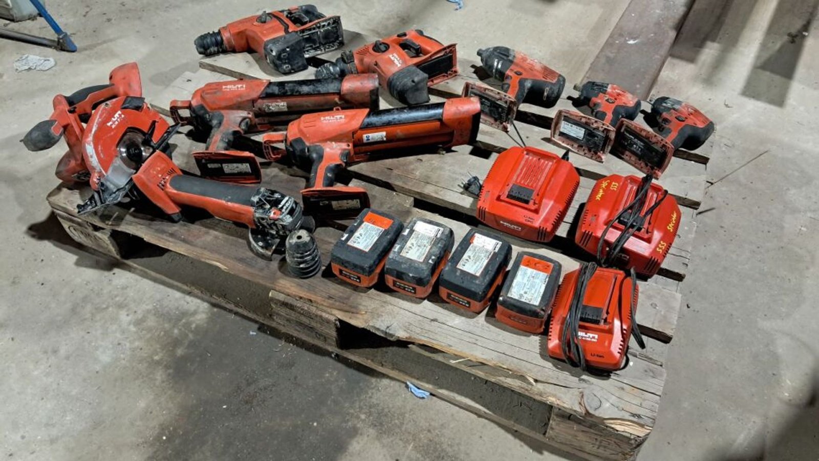 Sonstiges za tip Sonstige En palle med værktøj, Gebrauchtmaschine u Rødovre (Slika 2)