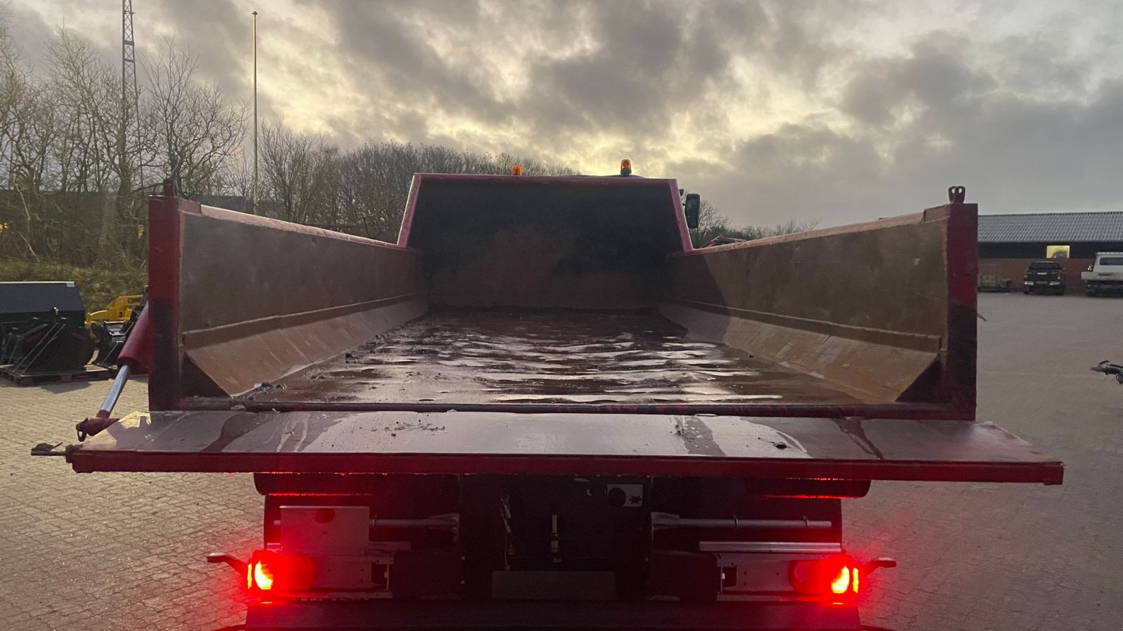 Sonstiges tipa Sonstige Entreprenør kasse m. Hydraulisk bagklap, Gebrauchtmaschine u Roslev (Slika 3)