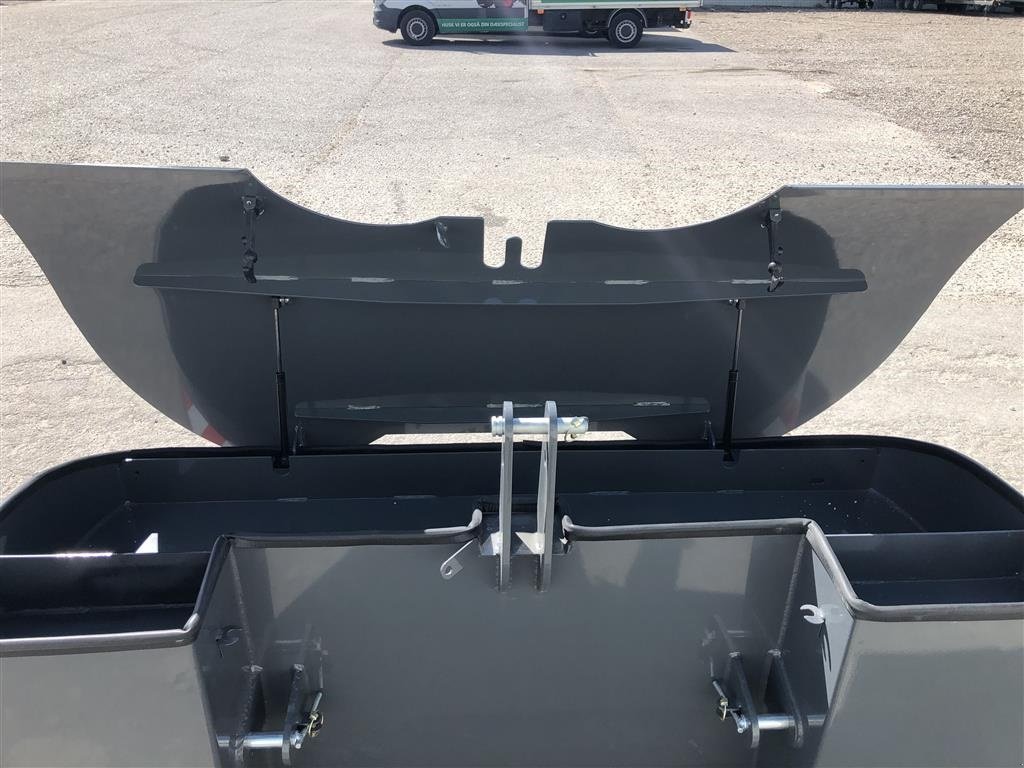 Sonstiges типа Sonstige FENDT USV SPECIAL 1500KG FRONTVÆGT, Gebrauchtmaschine в Rødekro (Фотография 4)