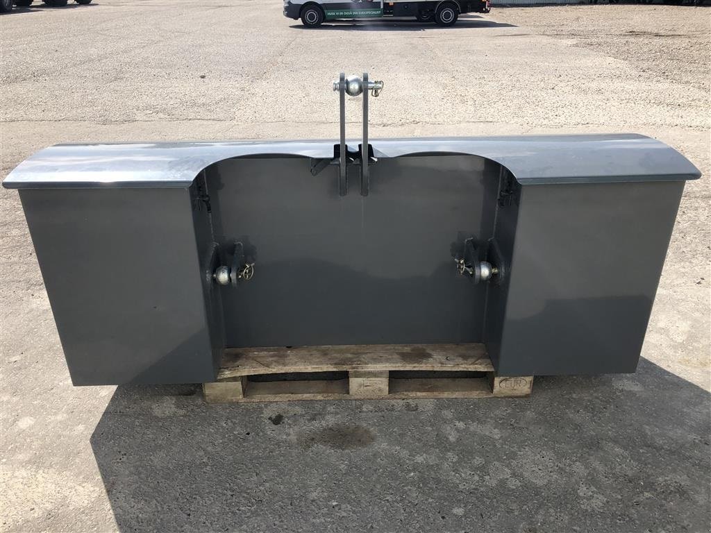 Sonstiges Türe ait Sonstige FENDT USV SPECIAL 1800KG FRONTVÆGT, Gebrauchtmaschine içinde Rødekro (resim 2)