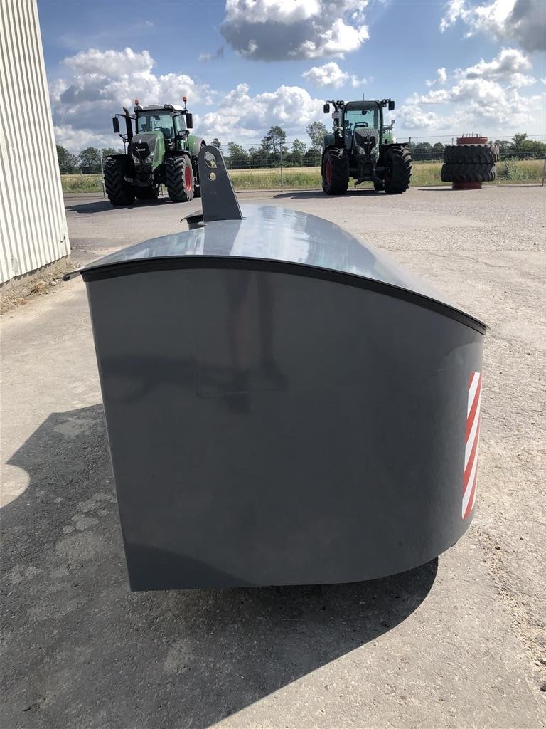 Sonstiges Türe ait Sonstige FENDT USV SPECIAL 1800KG FRONTVÆGT, Gebrauchtmaschine içinde Rødekro (resim 3)