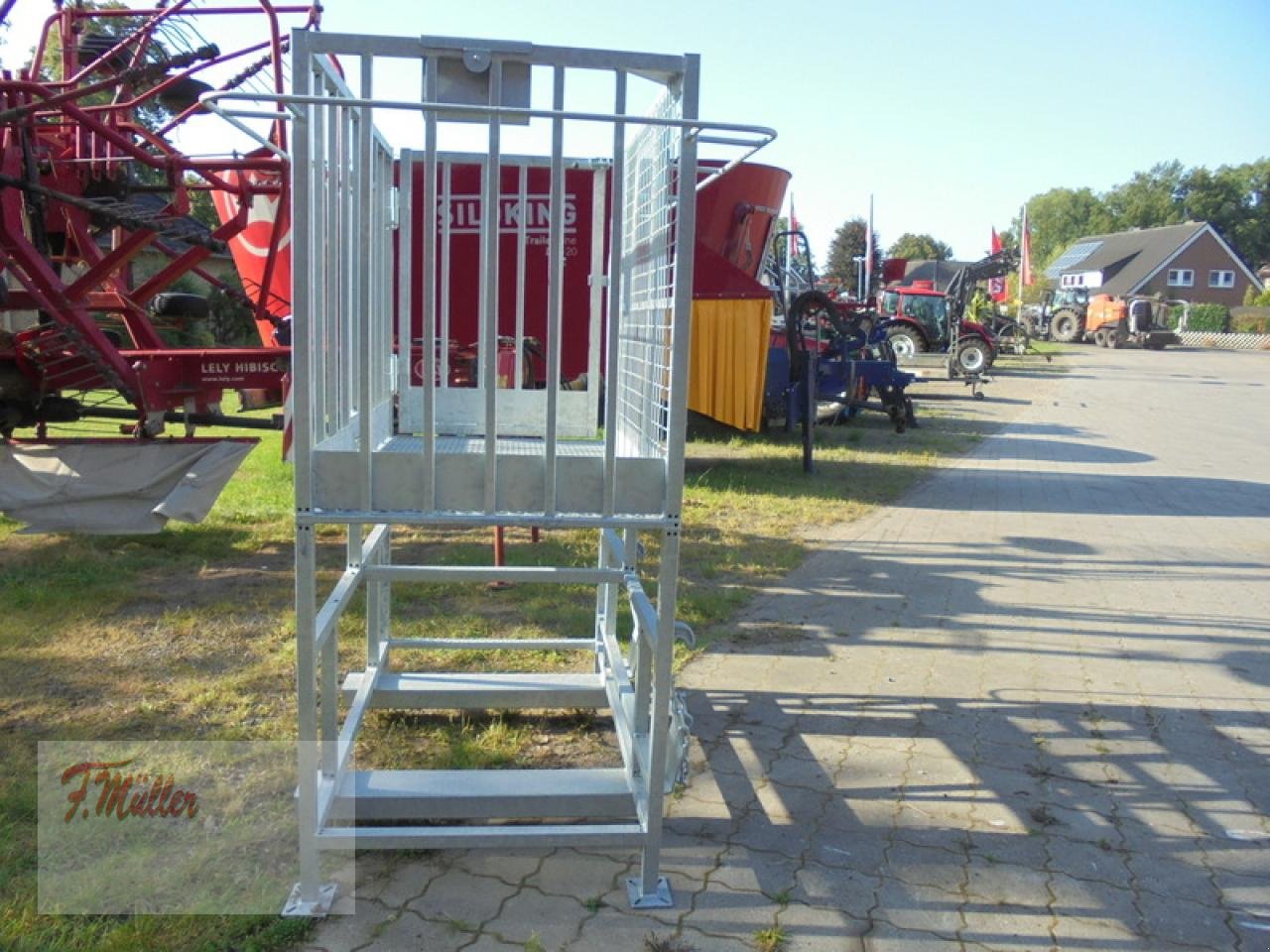 Sonstiges of the type Sonstige FLIEGL ARBEITSBÜHNE HOCH, Neumaschine in Taaken (Picture 2)