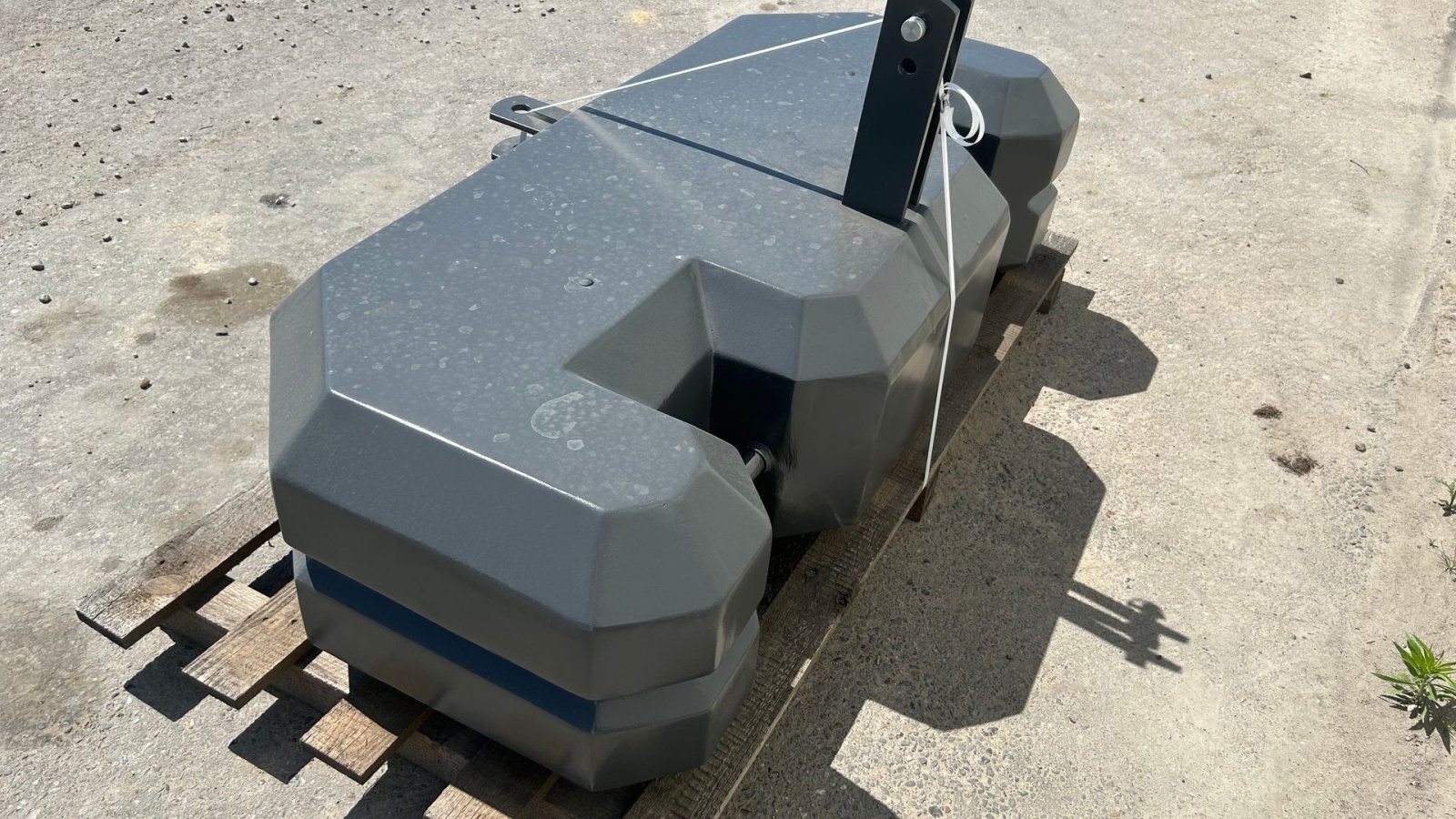 Sonstiges of the type Sonstige Frontvægt MA1600 frontvægt 1600kg - forberedt til overbygning af ekstra vægt., Gebrauchtmaschine in Rødekro (Picture 4)