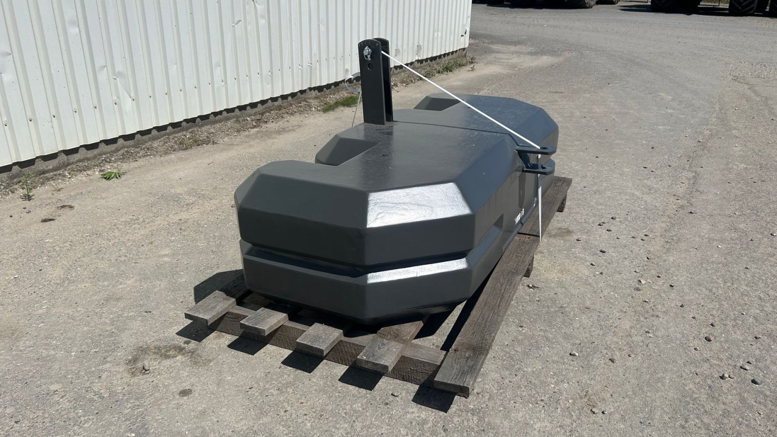 Sonstiges of the type Sonstige Frontvægt MA1800 frontvægt 1800kg - forberedt til overbygning af ekstra vægt., Gebrauchtmaschine in Rødekro (Picture 5)