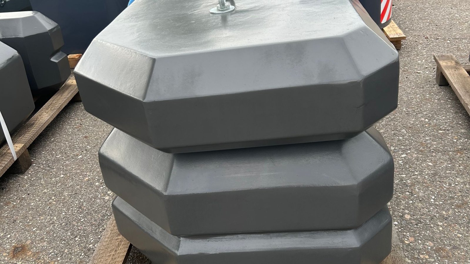 Sonstiges of the type Sonstige Frontvægt MA1800 frontvægt 1800kg - forberedt til overbygning af ekstra vægt., Gebrauchtmaschine in Rødekro (Picture 7)