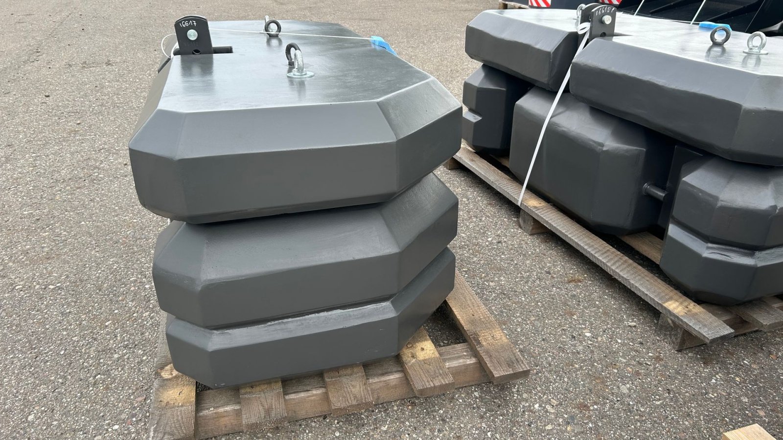 Sonstiges des Typs Sonstige Frontvægt MA800 overbygnings frontvægt 800kg - Passer til MA1600 - MA1800 - MA2000, Gebrauchtmaschine in Rødekro (Bild 7)