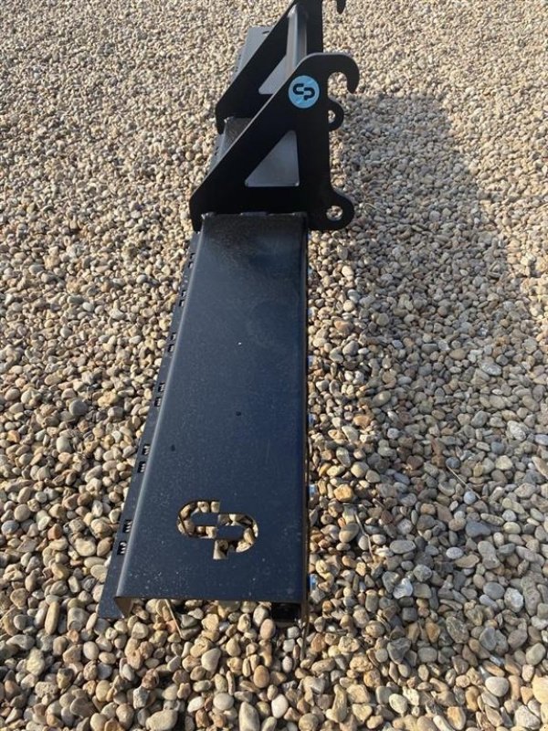 Sonstiges Türe ait Sonstige Gårdsplads rive 2,5 m Giant beslag, Gebrauchtmaschine içinde Føvling (resim 4)