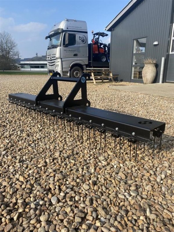 Sonstiges Türe ait Sonstige Gårdsplads rive 2,5 m Giant beslag, Gebrauchtmaschine içinde Føvling (resim 1)