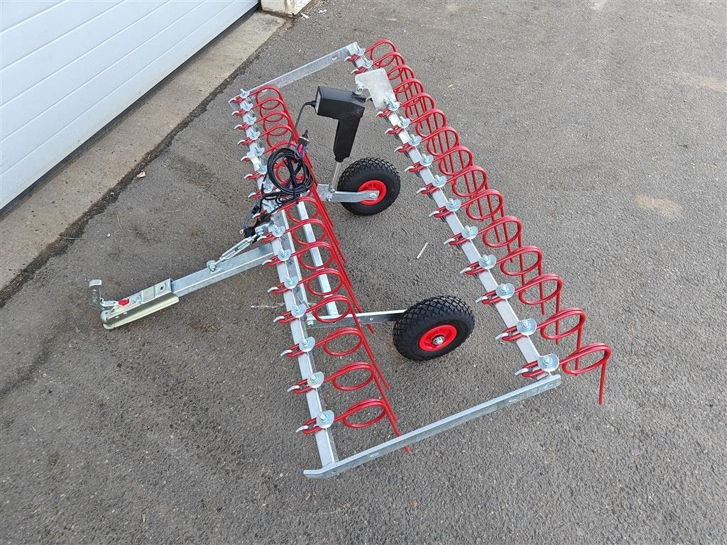 Sonstiges типа Sonstige Gårdspladsharve 150cm Elektrisk hæve/sænk og kugletræk, Gebrauchtmaschine в Holstebro (Фотография 5)