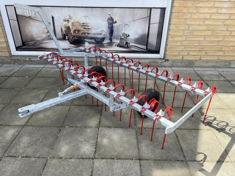 Sonstiges типа Sonstige GÅRDSPLADSRIVE 1,50, Gebrauchtmaschine в Viborg