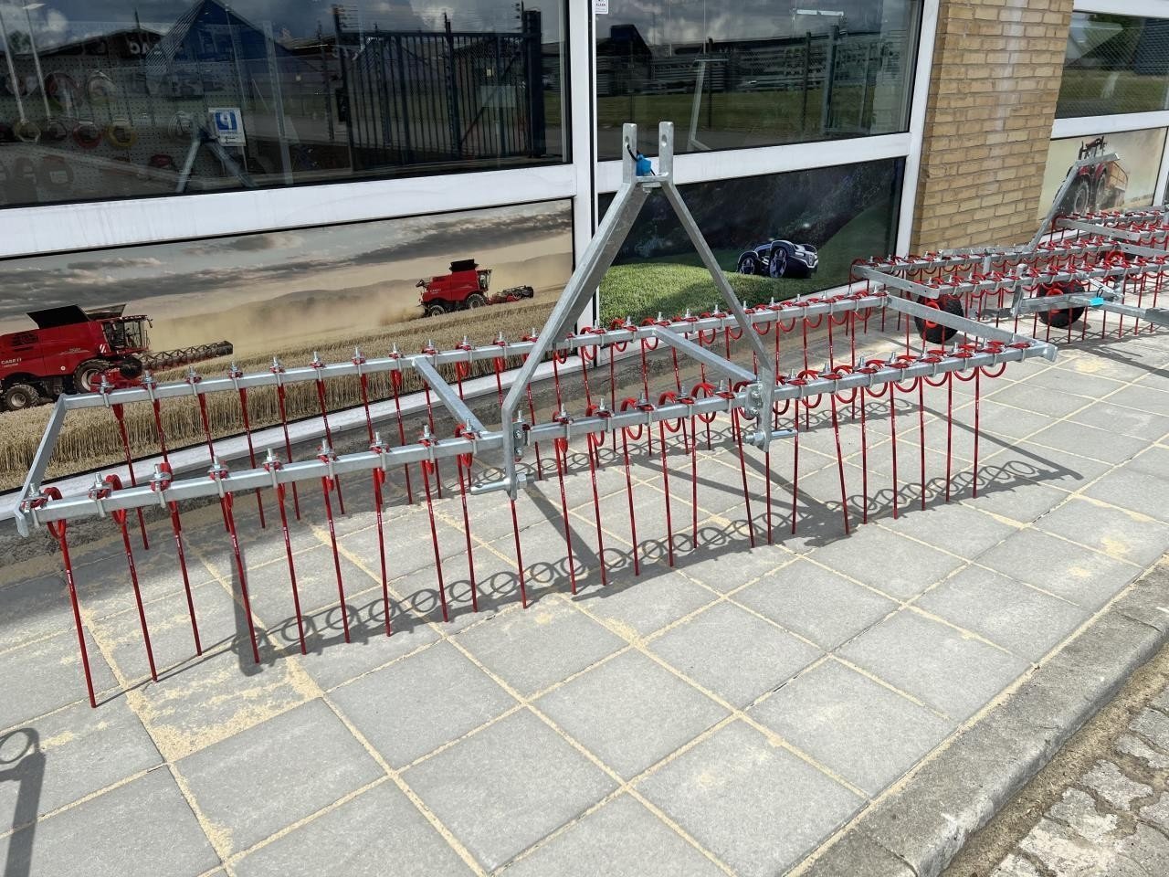 Sonstiges типа Sonstige GÅRDSPLADSRIVE 2,4M, Gebrauchtmaschine в Viborg (Фотография 1)