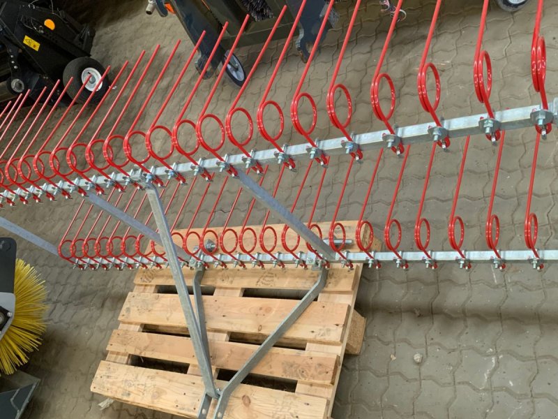 Sonstiges typu Sonstige Gårdsplasrive 2.40 mtr., Gebrauchtmaschine v Tinglev