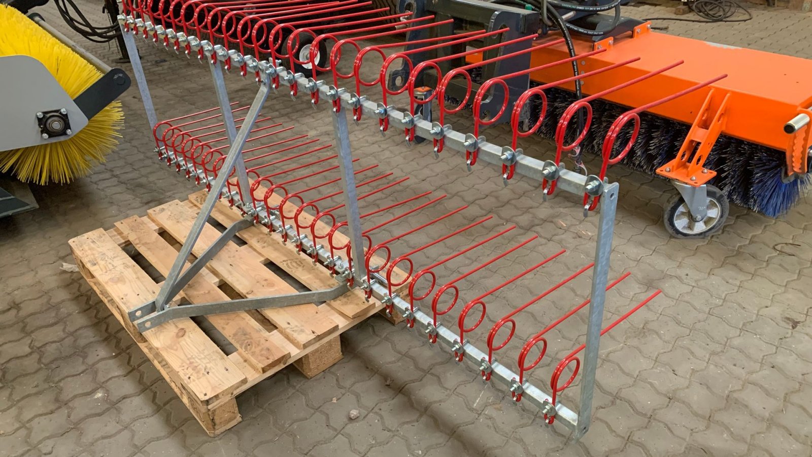 Sonstiges tip Sonstige Gårdsplasrive 2.40 mtr., Gebrauchtmaschine in Tinglev (Poză 2)