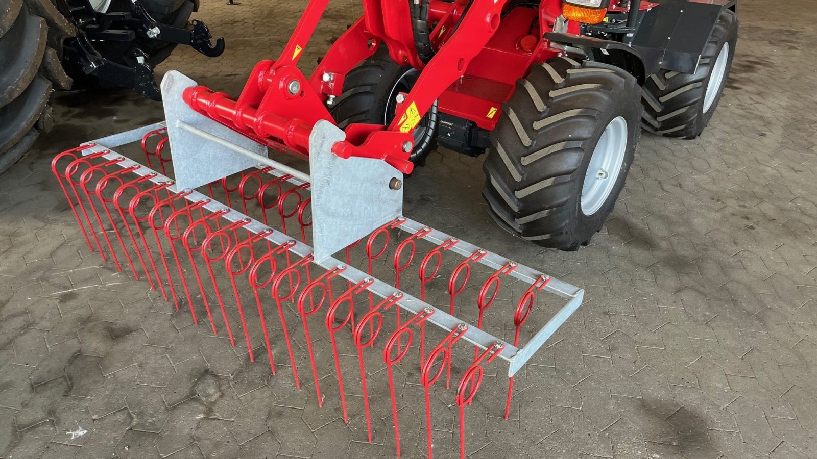 Sonstiges des Typs Sonstige Gårdsplasrive, Gebrauchtmaschine in Skærbæk (Bild 2)