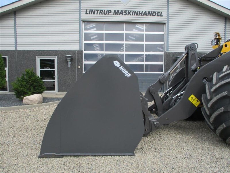 Sonstiges a típus Sonstige HØJTIPSKOVL NORJE 4,2 m3 265cm bred og vendbar bolt-on skær, Gebrauchtmaschine ekkor: Lintrup (Kép 1)