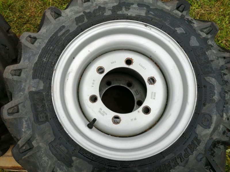 Sonstiges des Typs Sonstige Komplette BKT hjul 10.0/75-15.3, Gebrauchtmaschine in Vrå (Bild 3)