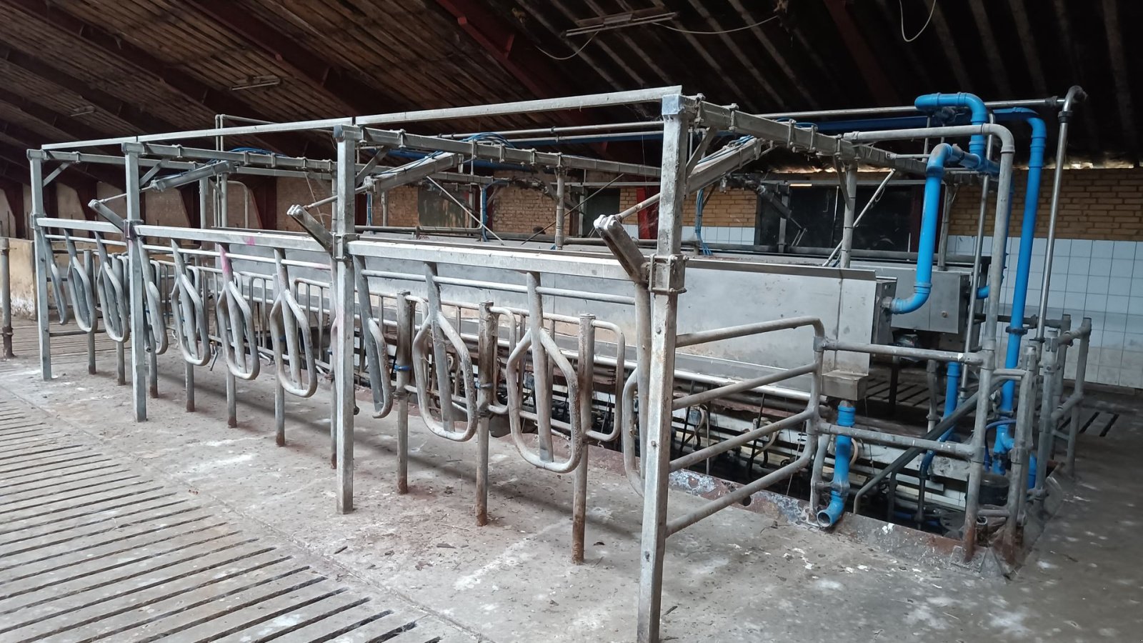Sonstiges от тип Sonstige Malkestalden til 20 stk. med mælkemåler, Gebrauchtmaschine в Egtved (Снимка 1)
