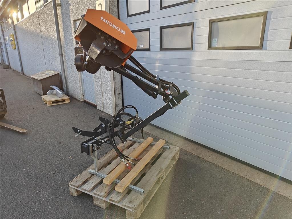 Sonstiges Türe ait Sonstige Nesbo kantskærer, hydraulisk, Gebrauchtmaschine içinde Holstebro (resim 2)