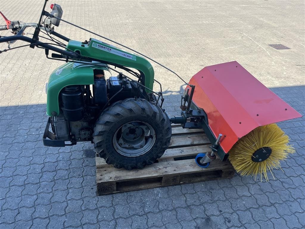 Sonstiges typu Sonstige Roriatica AC 400 2hjulet traktor med kost, Gebrauchtmaschine v Rønnede (Obrázek 7)