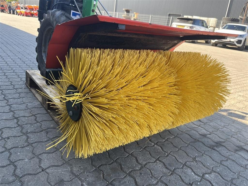 Sonstiges typu Sonstige Roriatica AC 400 2hjulet traktor med kost, Gebrauchtmaschine v Rønnede (Obrázek 15)