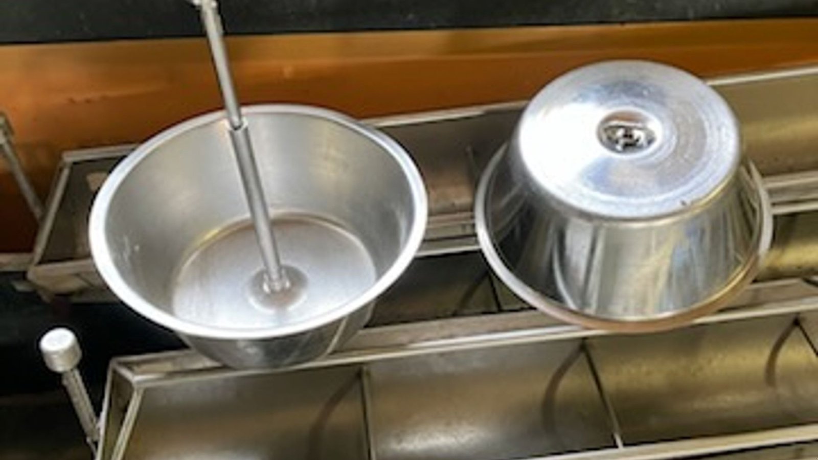 Sonstiges Türe ait Sonstige Rundtrug, rustfrie, til ny-fravænnede grise, Gebrauchtmaschine içinde Egtved (resim 1)