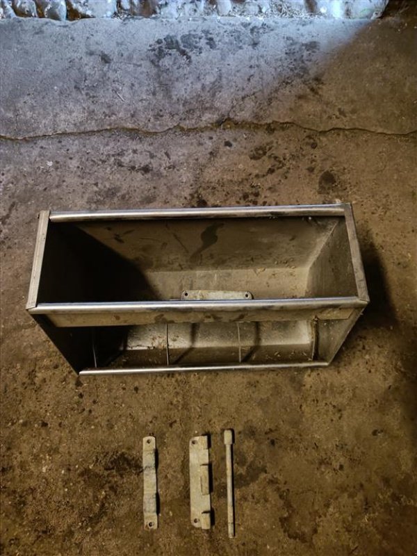 Sonstiges of the type Sonstige Smågrise trug i rustfri, med vægbeslag 36 stk., Gebrauchtmaschine in Egtved (Picture 1)