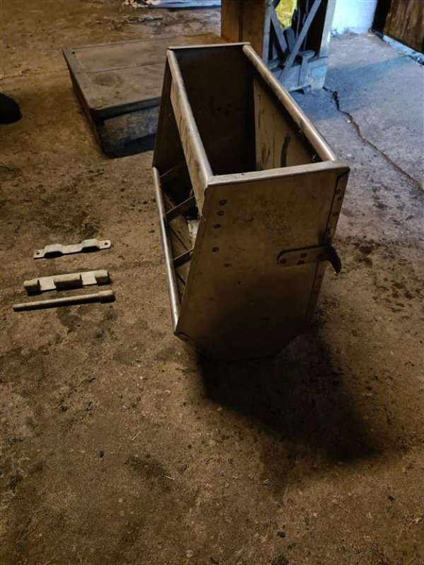 Sonstiges of the type Sonstige Smågrise trug i rustfri, med vægbeslag 36 stk., Gebrauchtmaschine in Egtved (Picture 2)