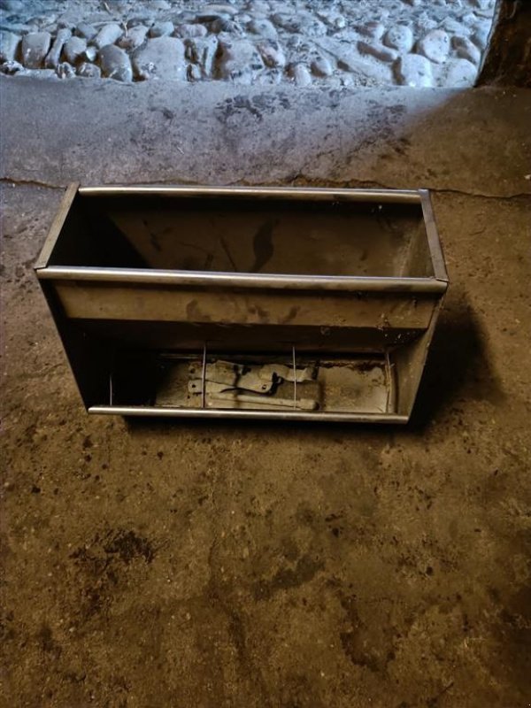 Sonstiges of the type Sonstige Smågrise trug i rustfri, med vægbeslag 36 stk., Gebrauchtmaschine in Egtved (Picture 4)