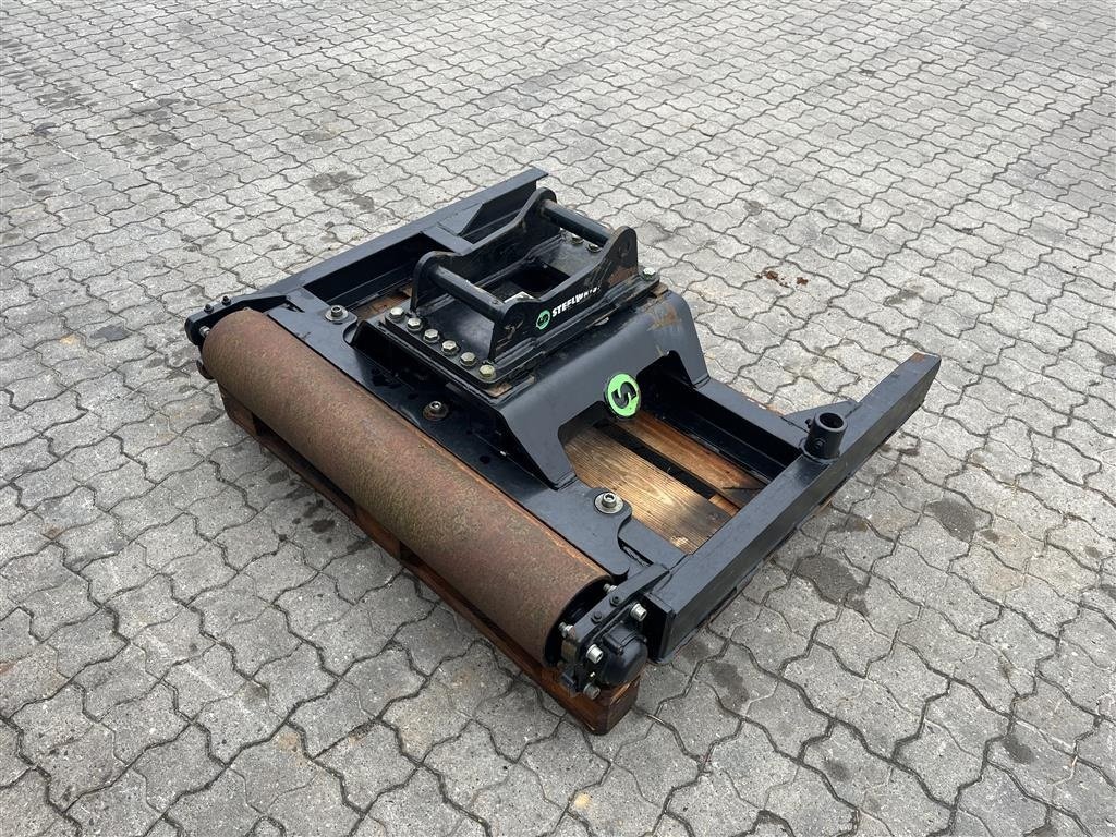 Sonstiges des Typs Sonstige Steelwrist afretter med rulle s40 fæste, Gebrauchtmaschine in Rønnede (Bild 5)