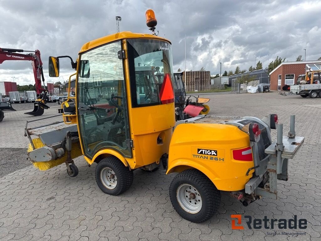 Sonstiges des Typs Stiga Titan 26H Med STIGA TA801 Kost, Gebrauchtmaschine in Rødovre (Bild 4)