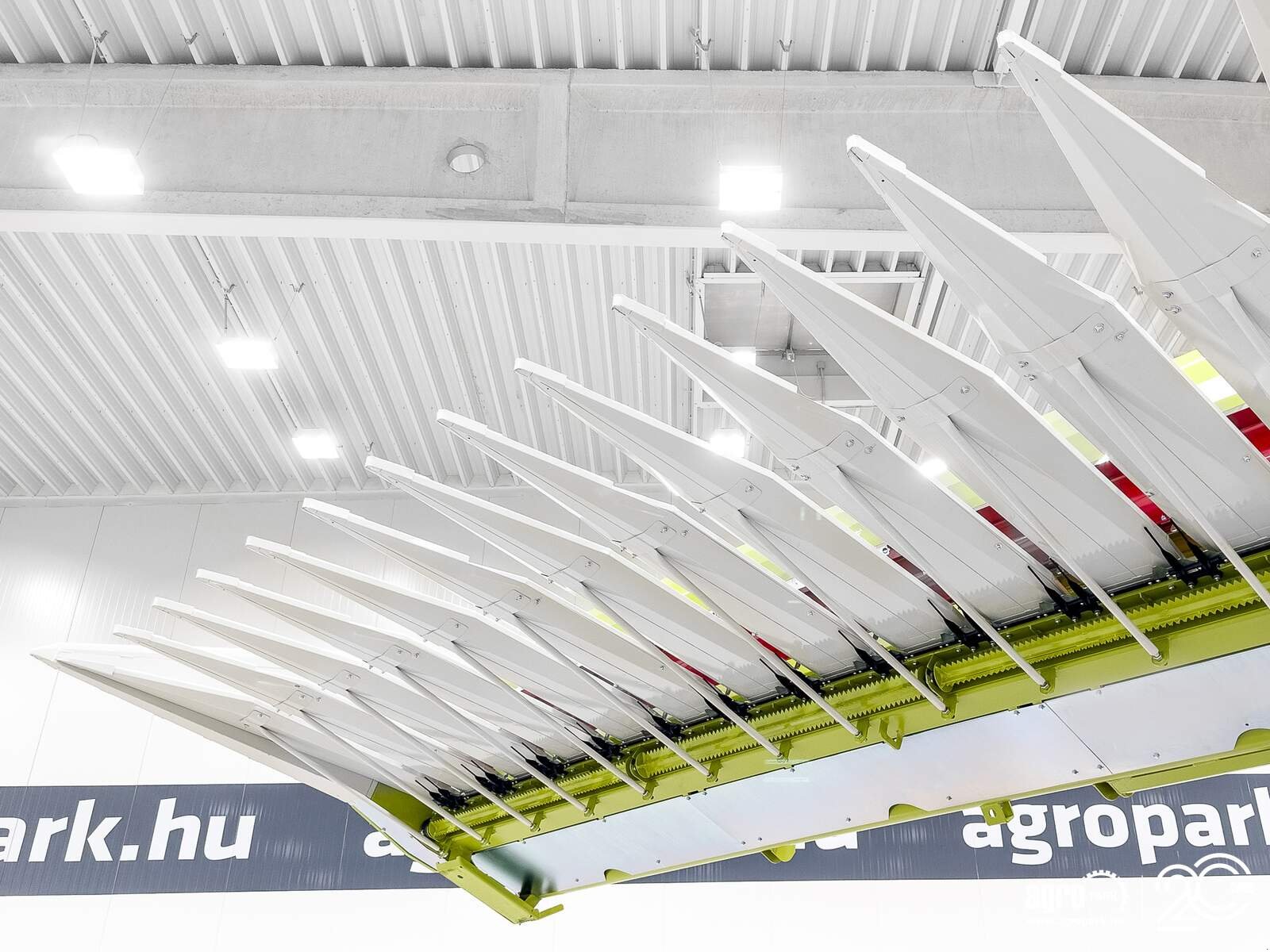 Sonstiges typu SunSeed Xtra 16-75 12 m, 16 row (75 cm), row independent sunflower header (Claas), Gebrauchtmaschine v Csengele (Obrázek 15)