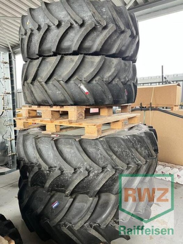 Sonstiges des Typs Valtra Kompletträder zu A Serie, Ausstellungsmaschine in Mutterstadt (Bild 1)