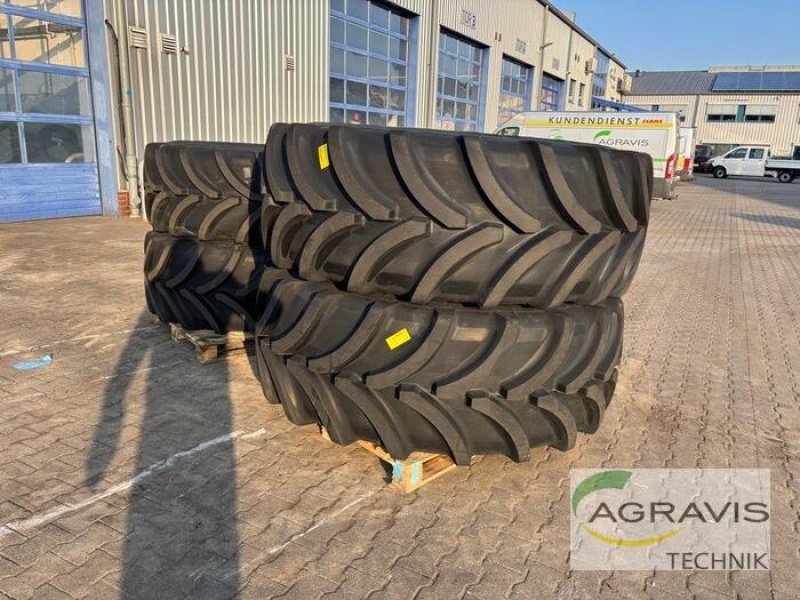 Sonstiges des Typs Vredestein KR 710/70R42 + 600/70 R30, Neumaschine in Meppen-Versen