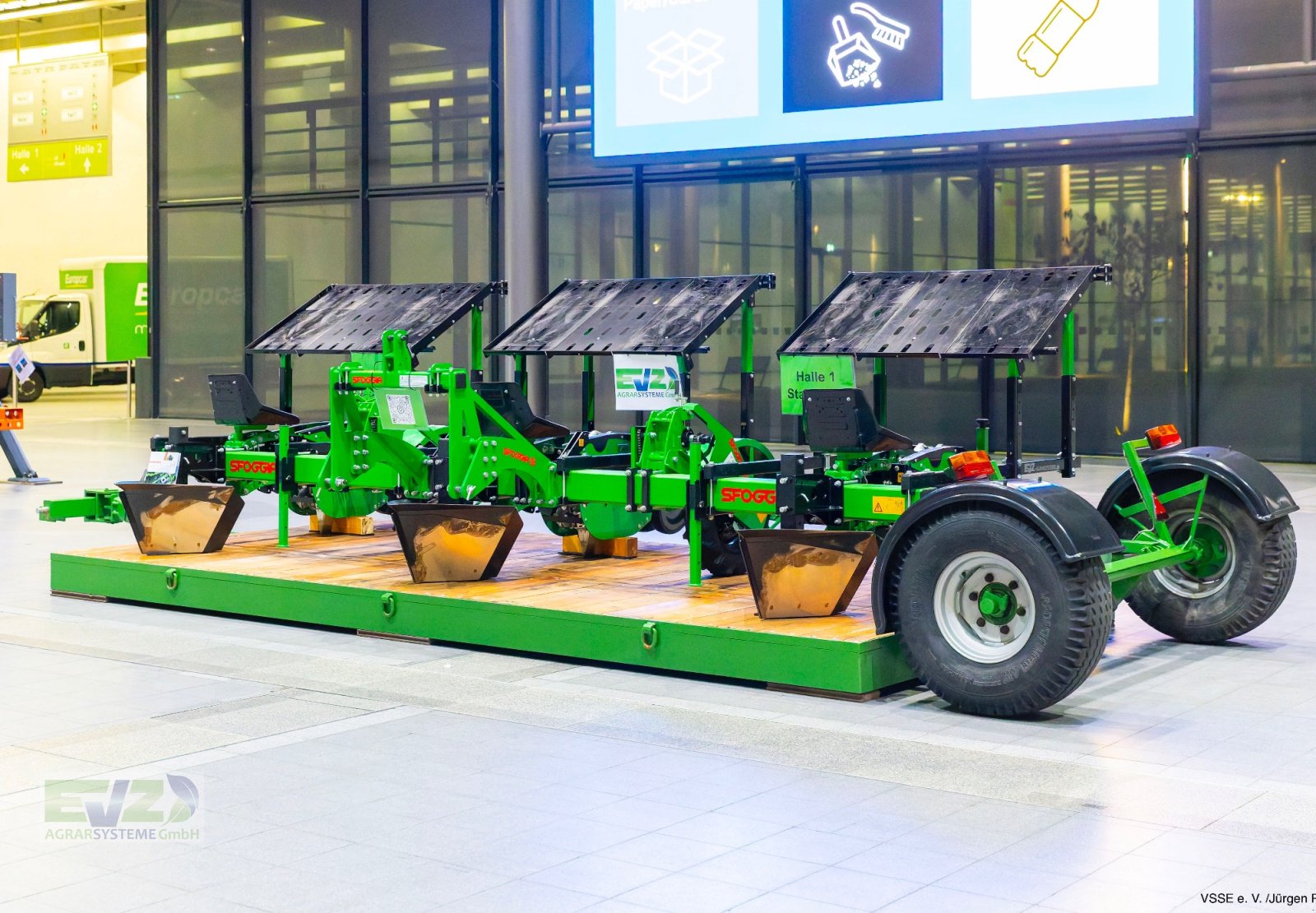 Spargeltopfpflanzmaschine Türe ait Sfoggia STP Spargelpflanzmaschine, Neumaschine içinde Ebersberg (resim 13)